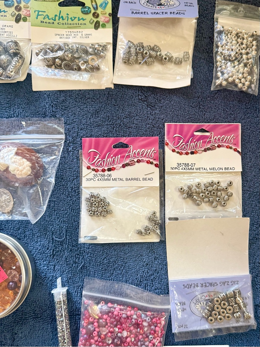 Large Jewelry Making Supplies & Beading Lot – Estate Find – 4 lbs 11.9 oz - Picture 9 of 16